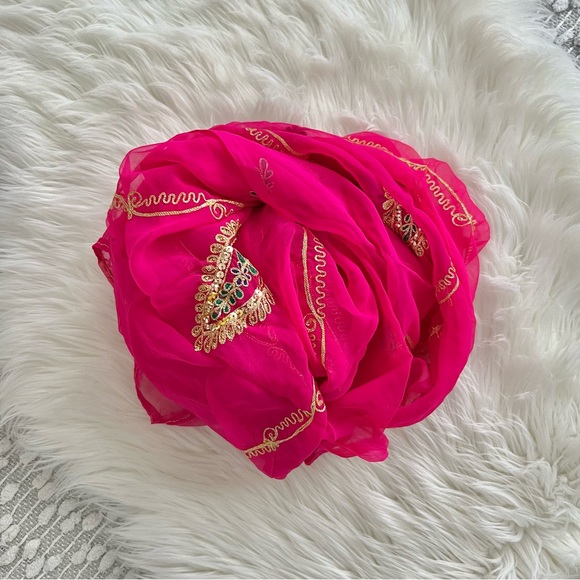 Vintage embroidered Indian scarf - Picture 1 of 5